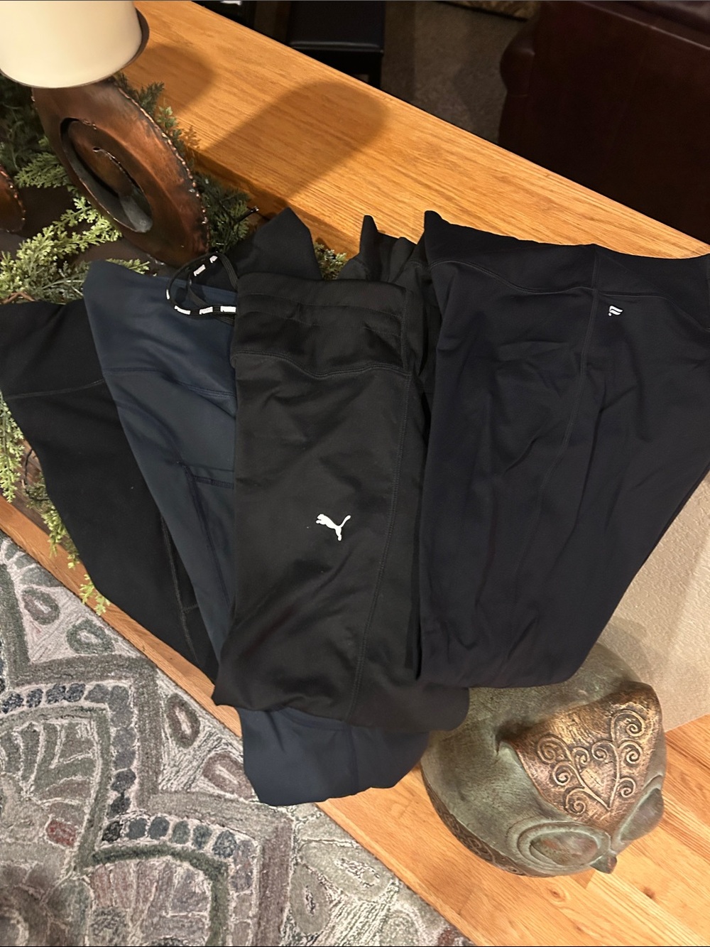 (4) pack ladies leggings . All sold together size large all
